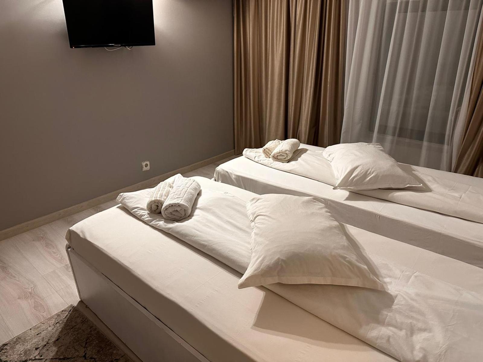 Hotel Green House Craiova Exterior foto